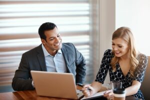 why you should work with a tech recruiting agency